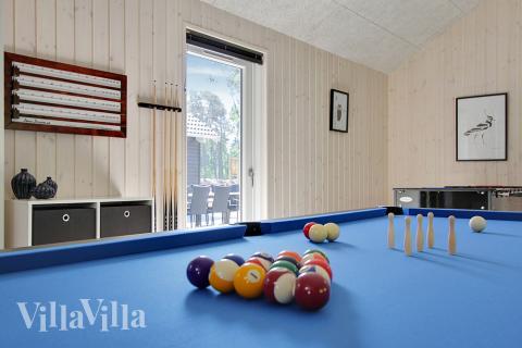 Aktivitetsrum i luksushus nr. 374 med 8 soveværelser og plads til 22 personer.