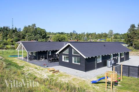 Flot sommerhus nr. 376 med god plads til op til 22 personer