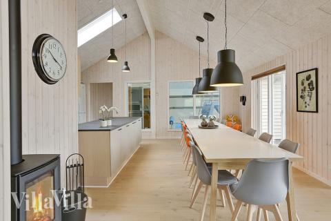 Det store lyse opholdrum i luksushus nr. 379 til 18.