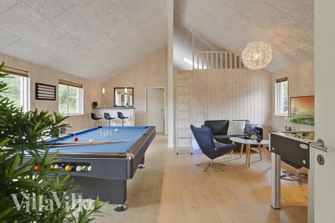 Aktivitetsrum i luksushus nr. 379 med 7 soveværelser og plads til 18 personer.