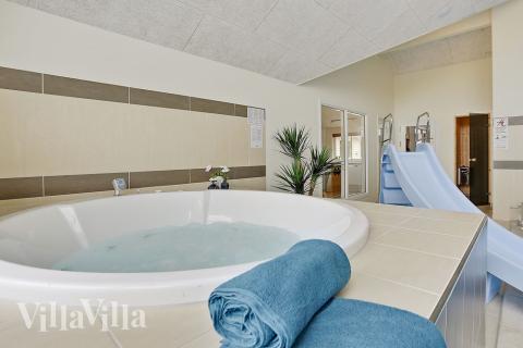 Nyd varmen i spaen i luksushus nr. 379 i Nordsjælland