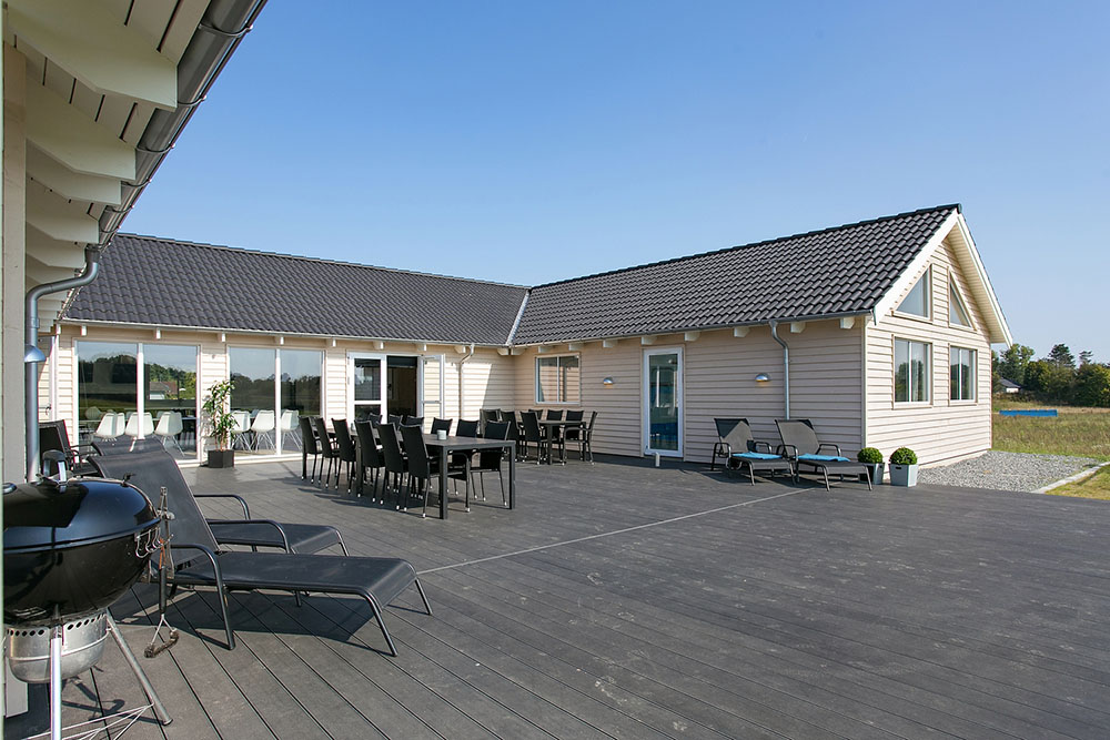Nyd en grillaften på terrassen i luksushus nr. 375 i Nordsjælland