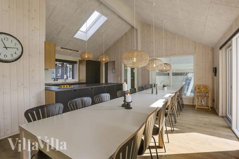 Det store lyse opholdrum i luksushus nr. 377 til 18.