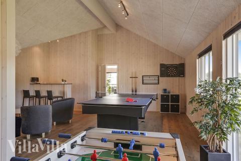 Aktivitetsrum i luksushus nr. 377 med 7 soveværelser og plads til 18 personer.