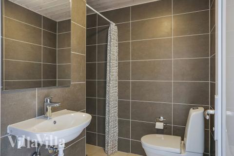 Ét af badeværelserne i luksushus nr. 377