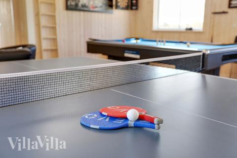 Aktivitetsrum i luksushus nr. 384 med 7 soveværelser og plads til 20 personer.