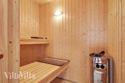 Nyd varmen i saunaen i luksushus nr. 386 til 18 personer