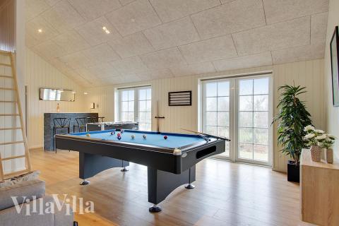 Ud over de mange timer, man kan bruge i husets pool-afdeling, så byder luksushus 386 også på billard/bordtennis og dart