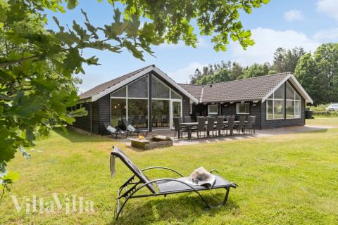 Dette skønne poolhus nr. 380 med plads til 14 personer ligger i Østjylland