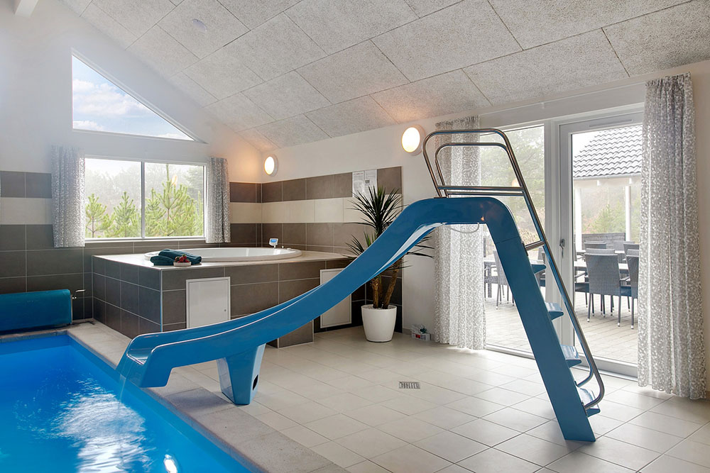 Den lækre pool i luksushuse nr. 387 til 24 personer