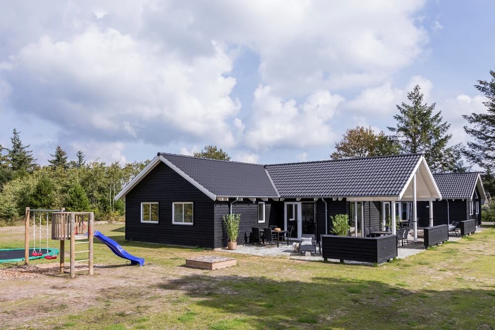 Dette skønne poolhus nr. 387 med plads til 24 personer ligger i Vestjylland