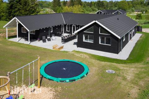 Flot sommerhus nr. 394 med god plads til op til 22 personer