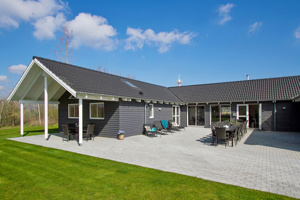 Luksushus nr. 701 har en dejlig terrasse med gode havemøbler til 24 personer.