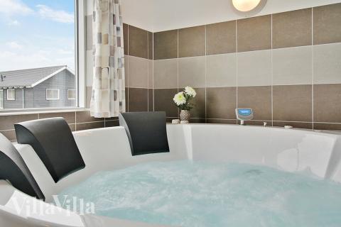 Nyd varmen i spaen i luksushus nr. 703 i Tyskland