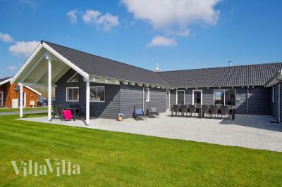 Dette skønne poolhus nr. 703 med plads til 20 personer ligger i Tyskland