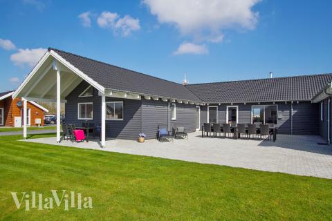 Dette skønne poolhus nr. 703 med plads til 20 personer ligger i Tyskland