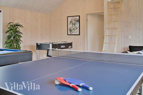 Aktivitetsrum i luksushus nr. 703 med 8 soveværelser og plads til 20 personer.