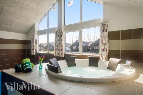 Nyd varmen i spaen i luksushus nr. 704 i Tyskland