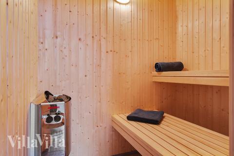 Nyd varmen i saunaen i luksushus nr. 709 til 16 personer