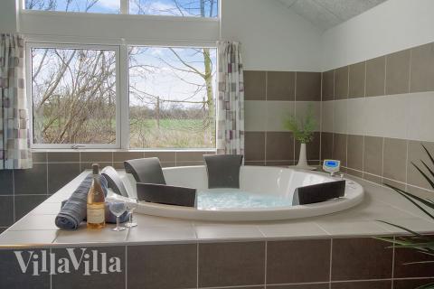 Nyd varmen i spaen i luksushus nr. 710 i Tyskland