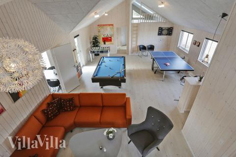 Ud over de mange timer, man kan bruge i husets pool-afdeling, så byder luksushus 393 også på billard/bordtennis og dart