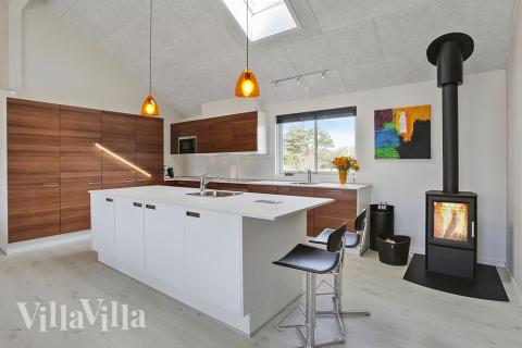 Køkkenet i luksushus nr. 393 er udstyrret, så I let kan lave mad til 20 personer.