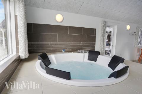 Nyd varmen i spaen i luksushus nr. 393 i Vestjylland