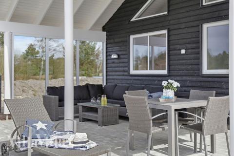 Luksushus nr. 393 har en dejlig terrasse med gode havemøbler til 20 personer.