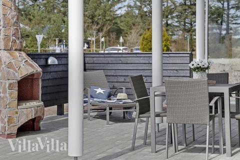Nyd en grillaften på terrassen i luksushus nr. 393 i Vestjylland