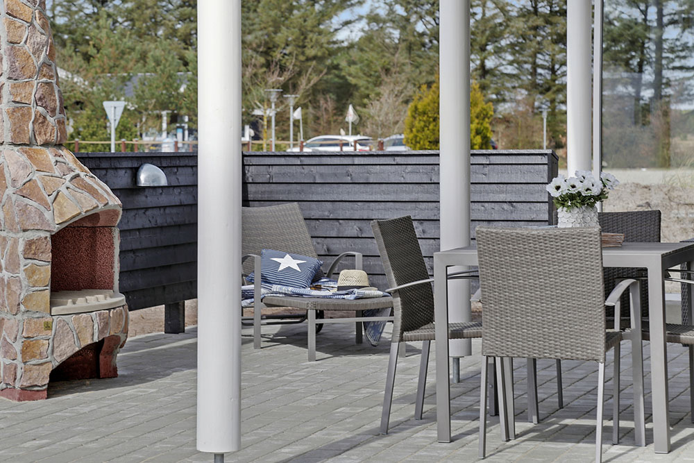 Nyd en grillaften på terrassen i luksushus nr. 393 i Vestjylland