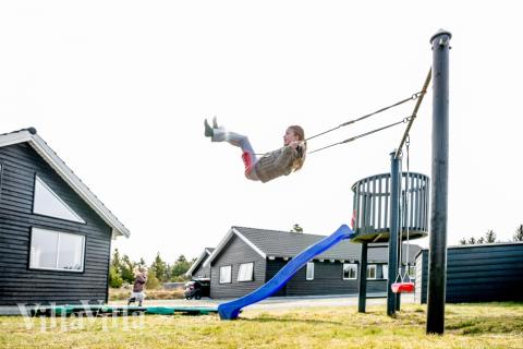 Ud over de mange timer, man kan bruge i husets pool-afdeling, så byder luksushus 393 også på mange udendørs aktiviteter