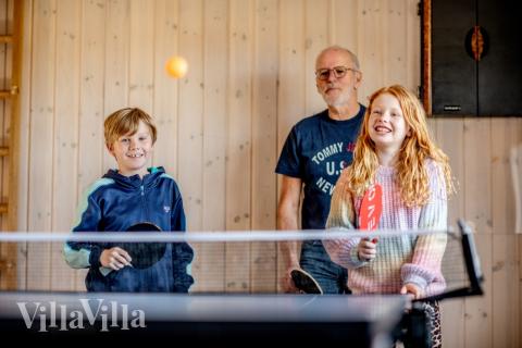 Dyst i sommerhusets aktivitetsrum, når I besøger luksushus nr. 393 i Vestjylland.