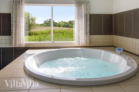 Nyd varmen i spaen i luksushus nr. 395 i Nordsjælland