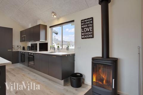 Køkkenet i luksushus nr. 395 er godt indrettet.