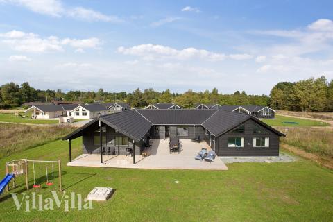 Dette skønne poolhus nr. 395 med plads til 20 personer ligger i Nordsjælland