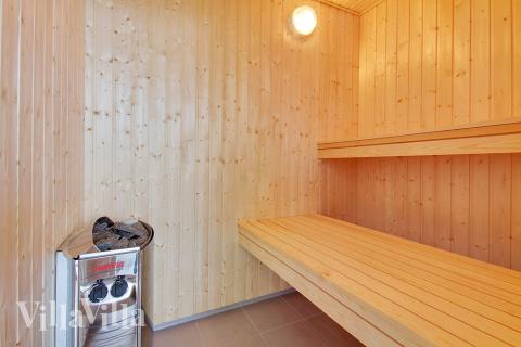 Nyd varmen i saunaen i luksushus nr. 396 til 16 personer