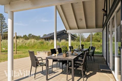 Stor terrasse ved luksushus nr. 396 i Vestjylland.