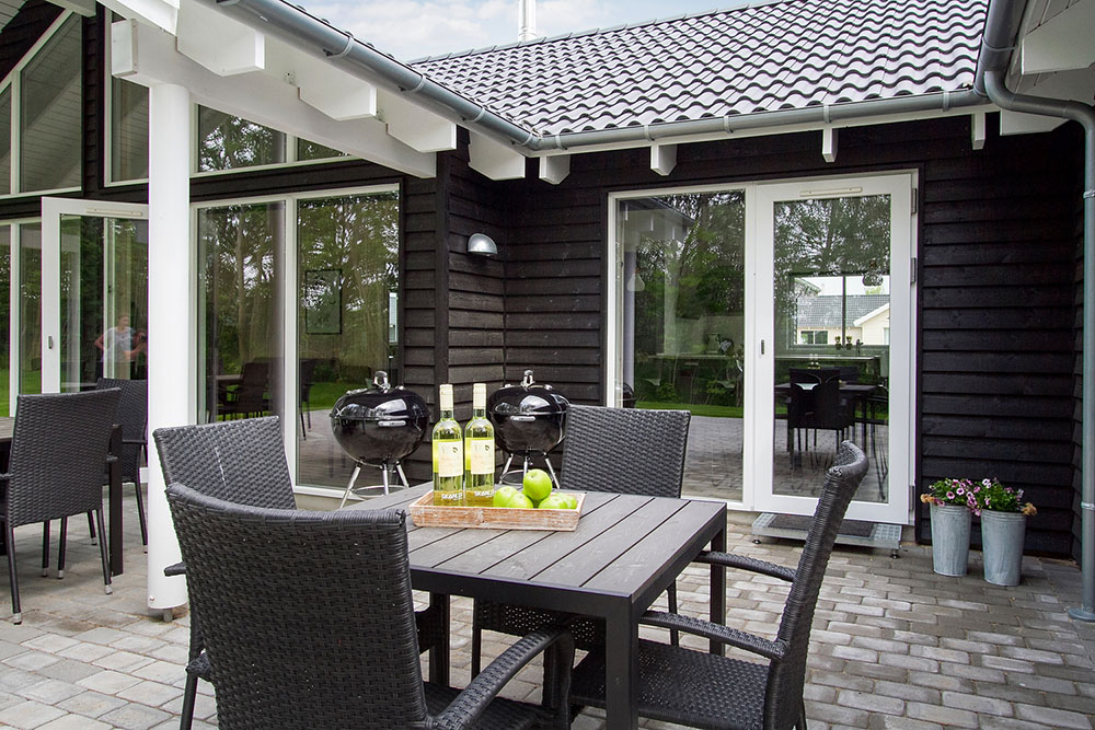Luksushus nr. 713 har en dejlig terrasse med gode havemøbler til 16 personer.