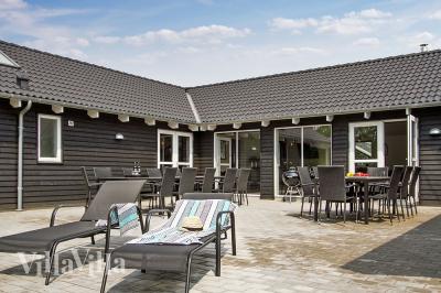 Dette skønne poolhus nr. 714 med plads til 24 personer ligger i Tyskland