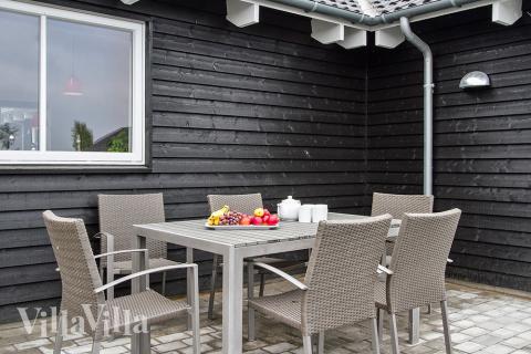 Luksushus nr. 715 har en dejlig terrasse med gode havemøbler til 20 personer.