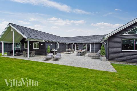 Dette skønne poolhus nr. 715 med plads til 20 personer ligger i Tyskland