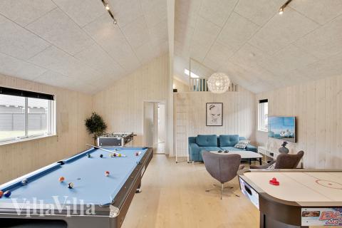 Ud over de mange timer, man kan bruge i husets pool-afdeling, så byder luksushus 388 også på billard/bordtennis og dart