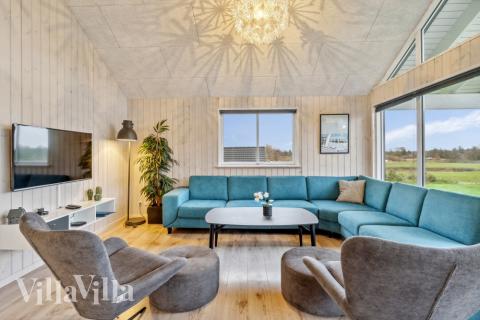 Sofahjørnet i luksushus 397 i Nordsjælland.