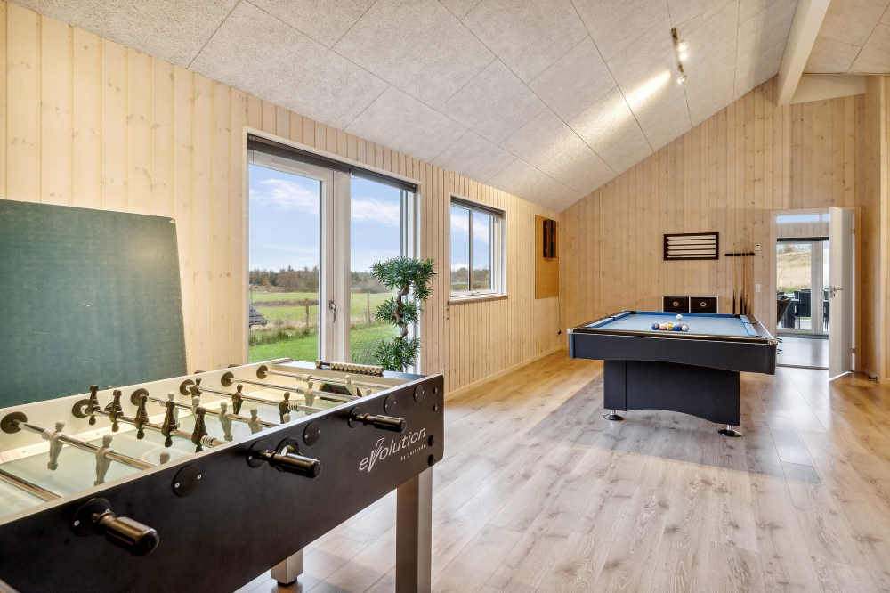 Ud over de mange timer, man kan bruge i husets pool-afdeling, så byder luksushus 397 også på billard/bordtennis og dart