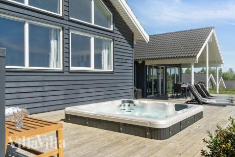 Nyd en grillaften på terrassen i luksushus nr. 397 i Nordsjælland