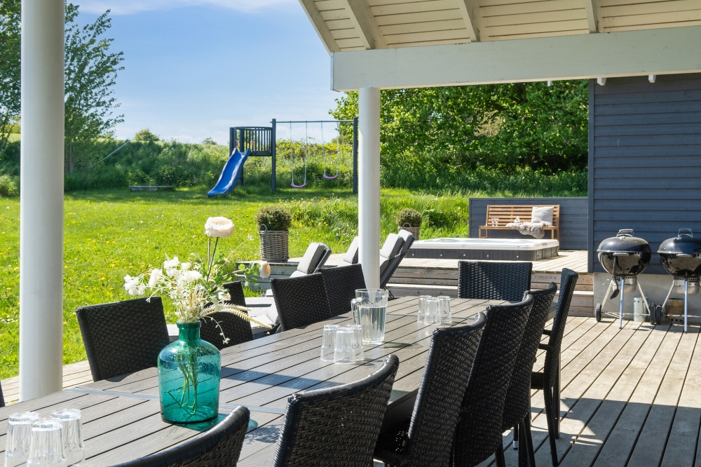 Stor terrasse ved luksushus nr. 397 i Nordsjælland.