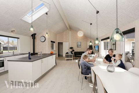 Det store lyse opholdrum i luksushus nr. 398 til 22.