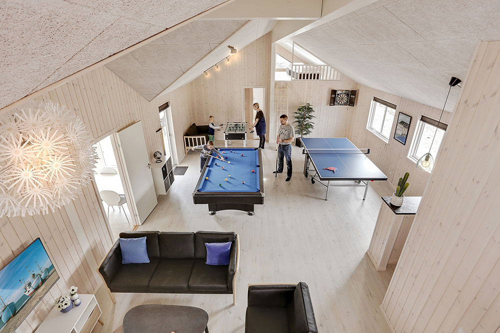 Ud over de mange timer, man kan bruge i husets pool-afdeling, så byder luksushus 398 også på billard/bordtennis og dart