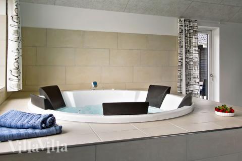 Nyd varmen i spaen i luksushus nr. 707 i Tyskland