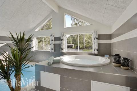 Nyd varmen i spaen i luksushus nr. 406 i Nordsjælland